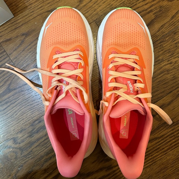 NWT Anthropologie Hoka Arahi 7 - Picture 3 of 5